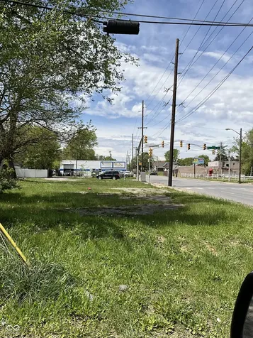 2239 W 10th Street Indianapolis IN 46222
