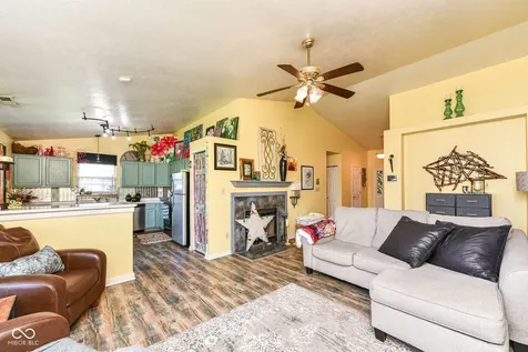 1214 Stonebridge Drive Anderson IN 46013