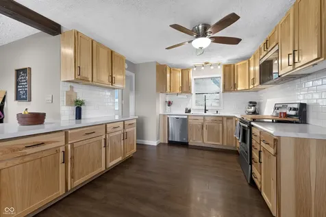 4758 E Hadley Road Mooresville IN 46158
