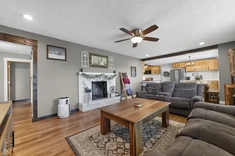 4758 E Hadley Road Mooresville IN 46158