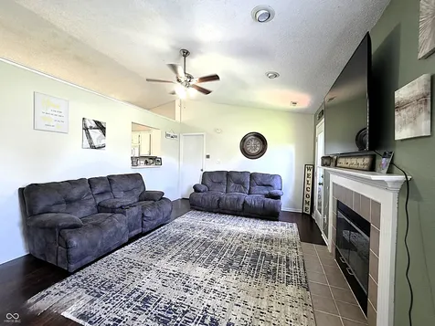49 Meadow Creek East Boulevard Whiteland IN 46184