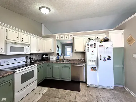 49 Meadow Creek East Boulevard Whiteland IN 46184