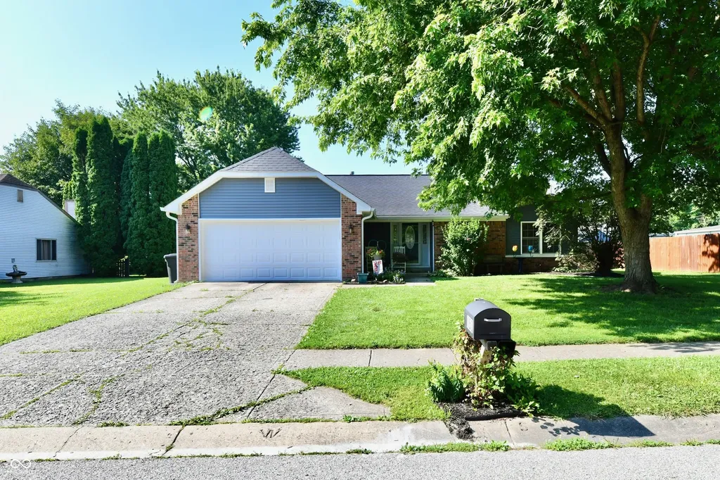 153 W Foxwood Drive Brownsburg IN 46112