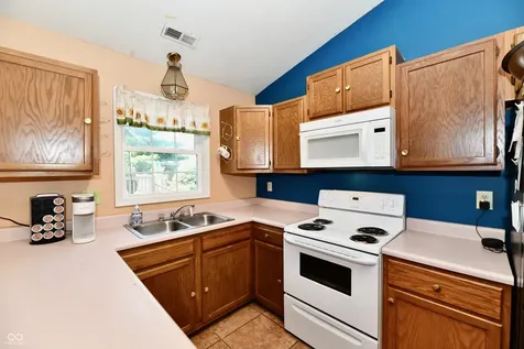153 W Foxwood Drive Brownsburg IN 46112