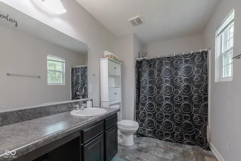 2483 Shadow Bend Drive Columbus IN 47201