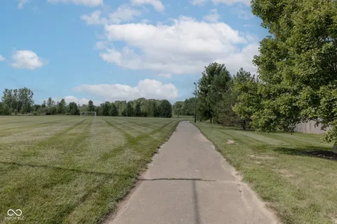 2483 Shadow Bend Drive Columbus IN 47201