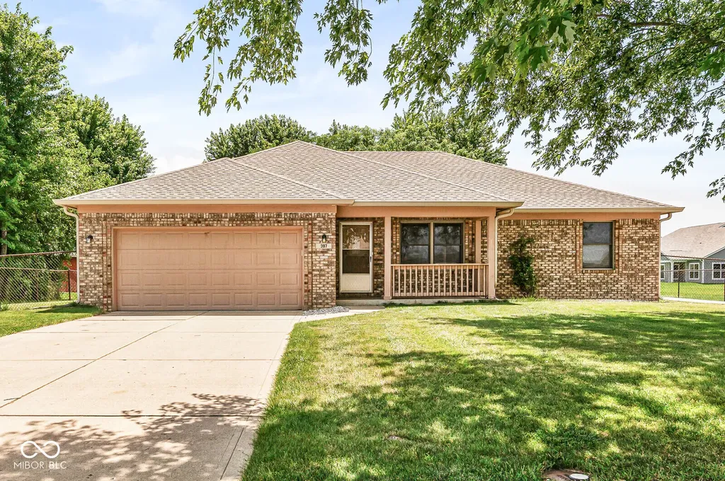 397 Schoolhouse Lane Bargersville IN 46106