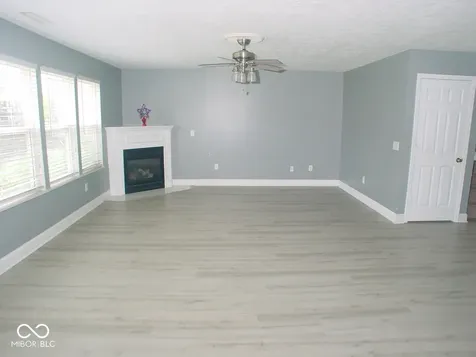 2451 S Woodgrove Way New Palestine IN 46163