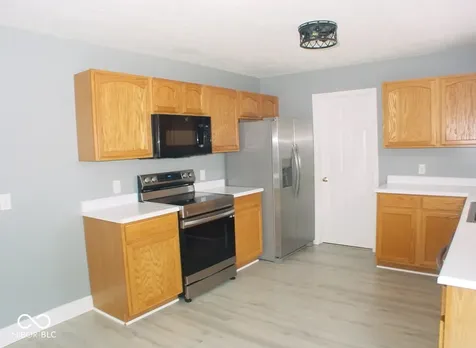 2451 S Woodgrove Way New Palestine IN 46163