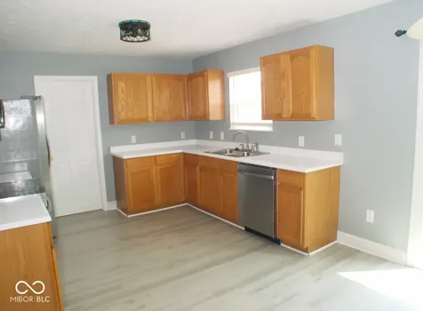 2451 S Woodgrove Way New Palestine IN 46163