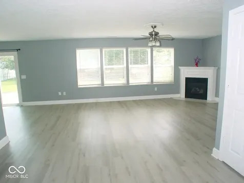 2451 S Woodgrove Way New Palestine IN 46163