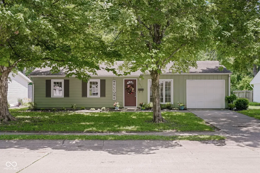 2817 Streamside Drive Columbus IN 47203