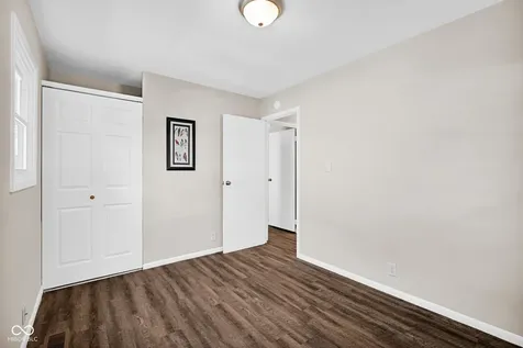 2817 Streamside Drive Columbus IN 47203