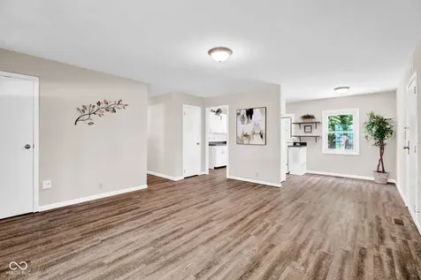 2817 Streamside Drive Columbus IN 47203