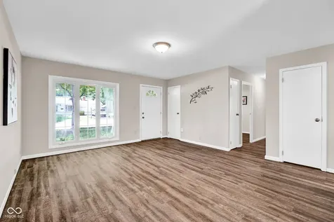 2817 Streamside Drive Columbus IN 47203