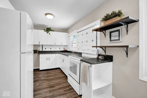 2817 Streamside Drive Columbus IN 47203