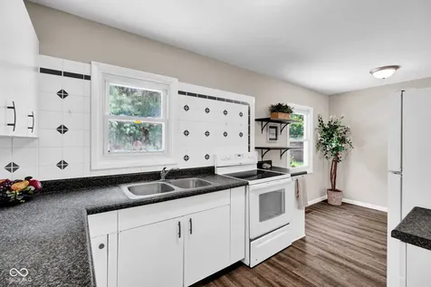 2817 Streamside Drive Columbus IN 47203