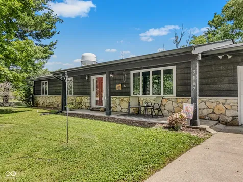 9182 N Cherry Hills Drive Columbus IN 47201