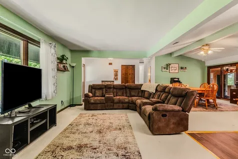 9182 N Cherry Hills Drive Columbus IN 47201