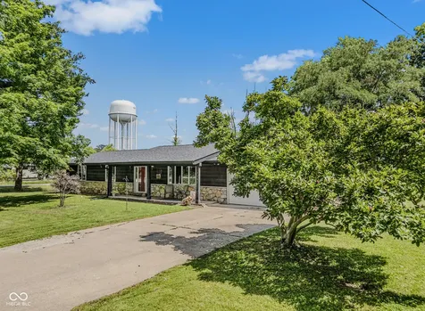 9182 N Cherry Hills Drive Columbus IN 47201