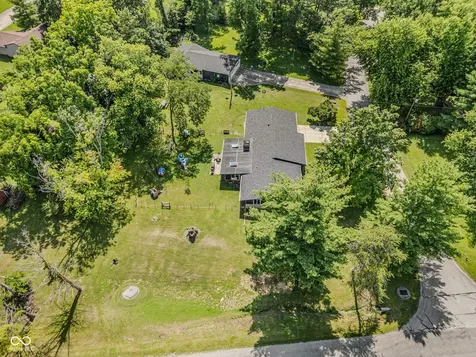 9182 N Cherry Hills Drive Columbus IN 47201