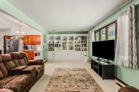 9182 N Cherry Hills Drive Columbus IN 47201