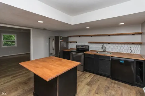 140 Appletree Row Greenwood IN 46142