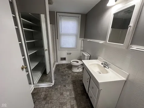 1202 E 8th Anderson IN 46012