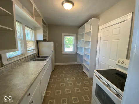 1202 E 8th Anderson IN 46012