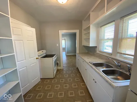 1202 E 8th Anderson IN 46012