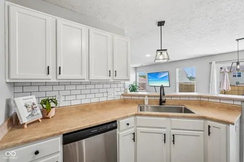 8151 Stonelick Drive Avon IN 46123