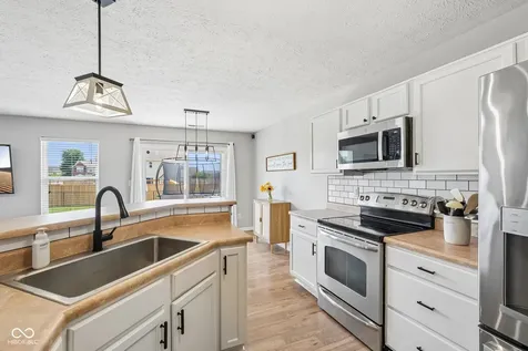 8151 Stonelick Drive Avon IN 46123
