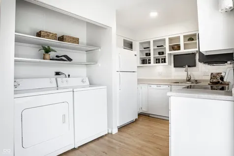 586 Hunters Drive Carmel IN 46032