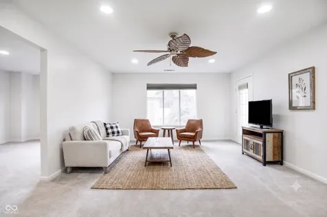 586 Hunters Drive Carmel IN 46032