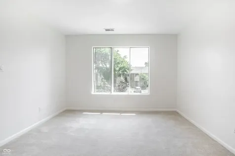 586 Hunters Drive Carmel IN 46032
