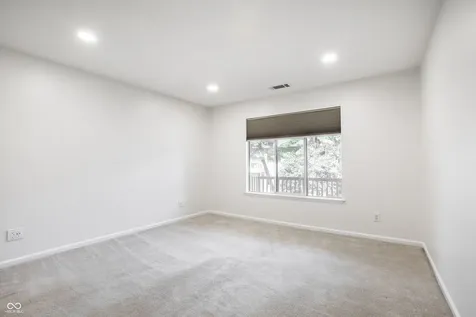 586 Hunters Drive Carmel IN 46032