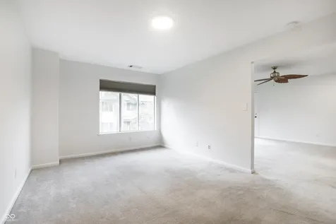 586 Hunters Drive Carmel IN 46032