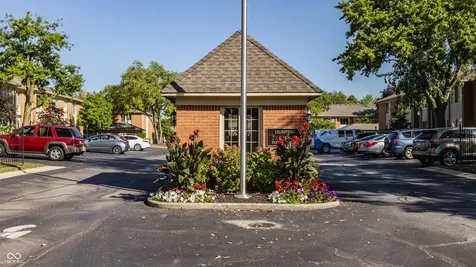586 Hunters Drive Carmel IN 46032
