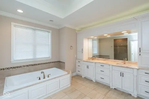 2350 Waterside Circle Avon IN 46123