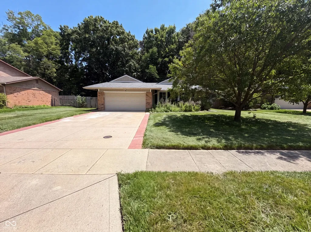 8223 Taunton Road Indianapolis IN 46260