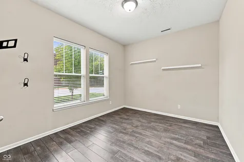9124 Hawkins Road Indianapolis IN 46216