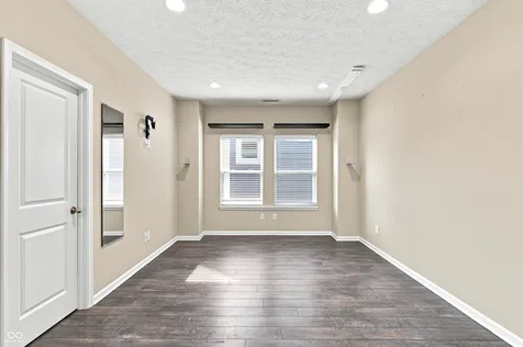 9124 Hawkins Road Indianapolis IN 46216
