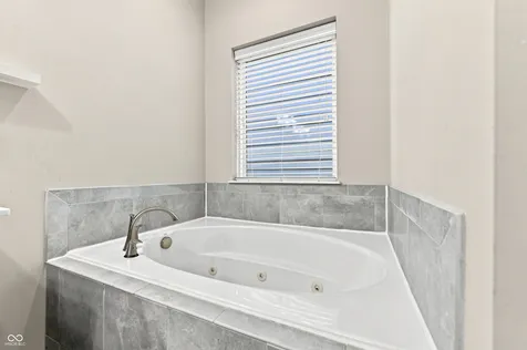 9124 Hawkins Road Indianapolis IN 46216