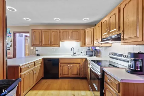 179 W Arcadia Mooresville IN 46158