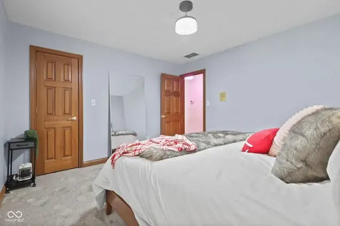 179 W Arcadia Mooresville IN 46158