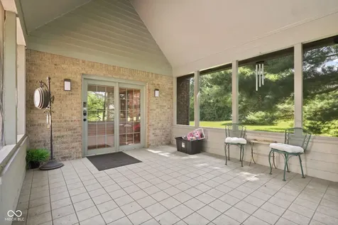 179 W Arcadia Mooresville IN 46158