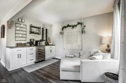 8470 Andorra Drive Fishers IN 46038