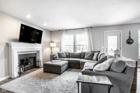 8470 Andorra Drive Fishers IN 46038