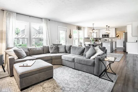 8470 Andorra Drive Fishers IN 46038