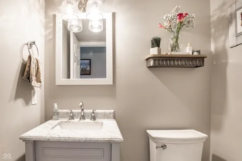 8470 Andorra Drive Fishers IN 46038